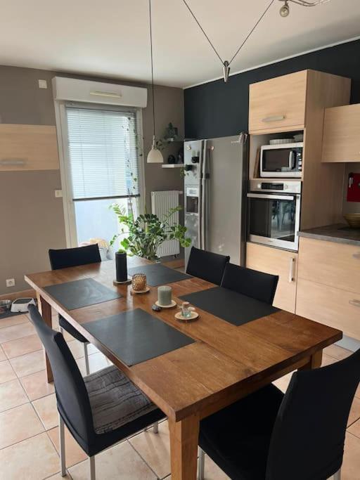 Un Havre De Verdure En Apartment